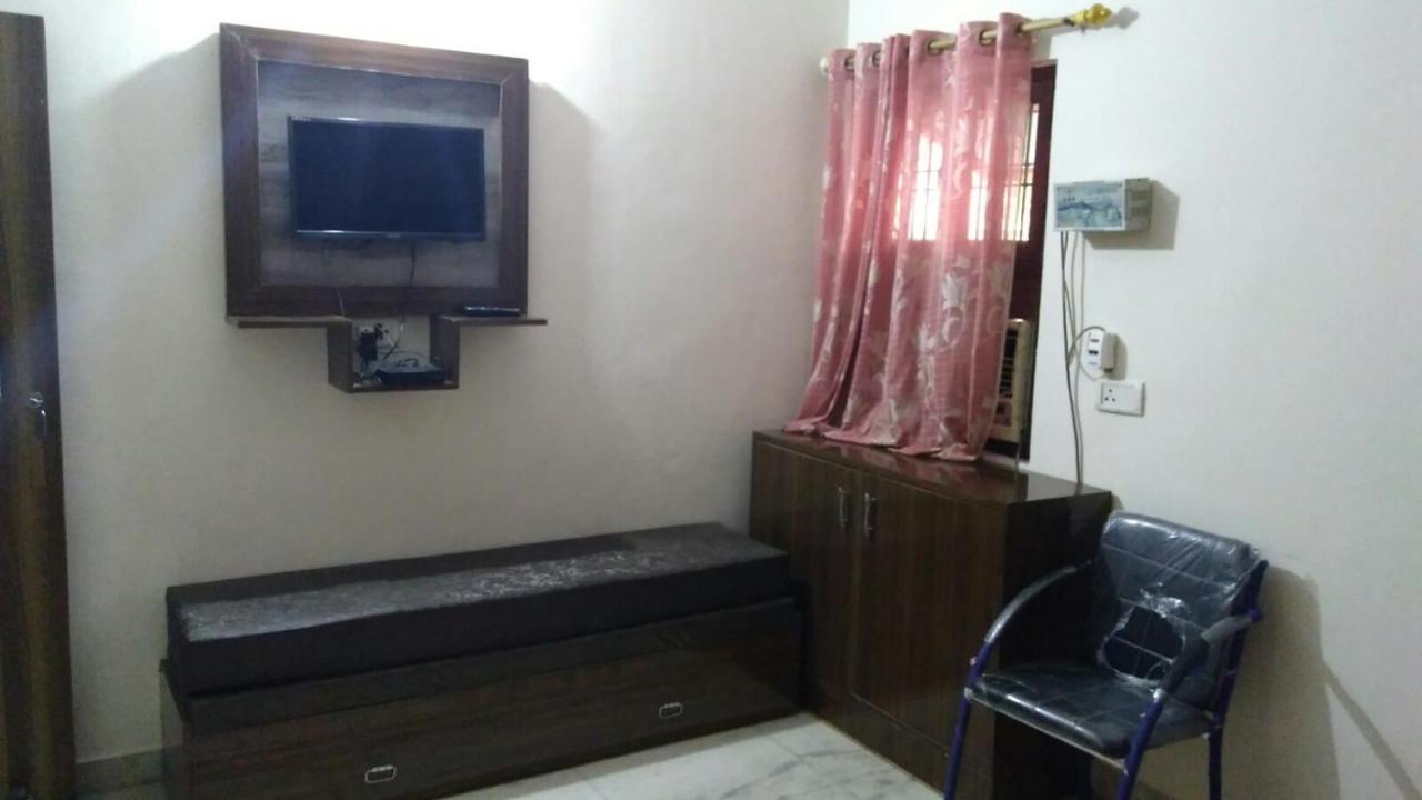 Basil Inn Home Stay Walking Distance From Taj Mahal Agra Агра Экстерьер фото